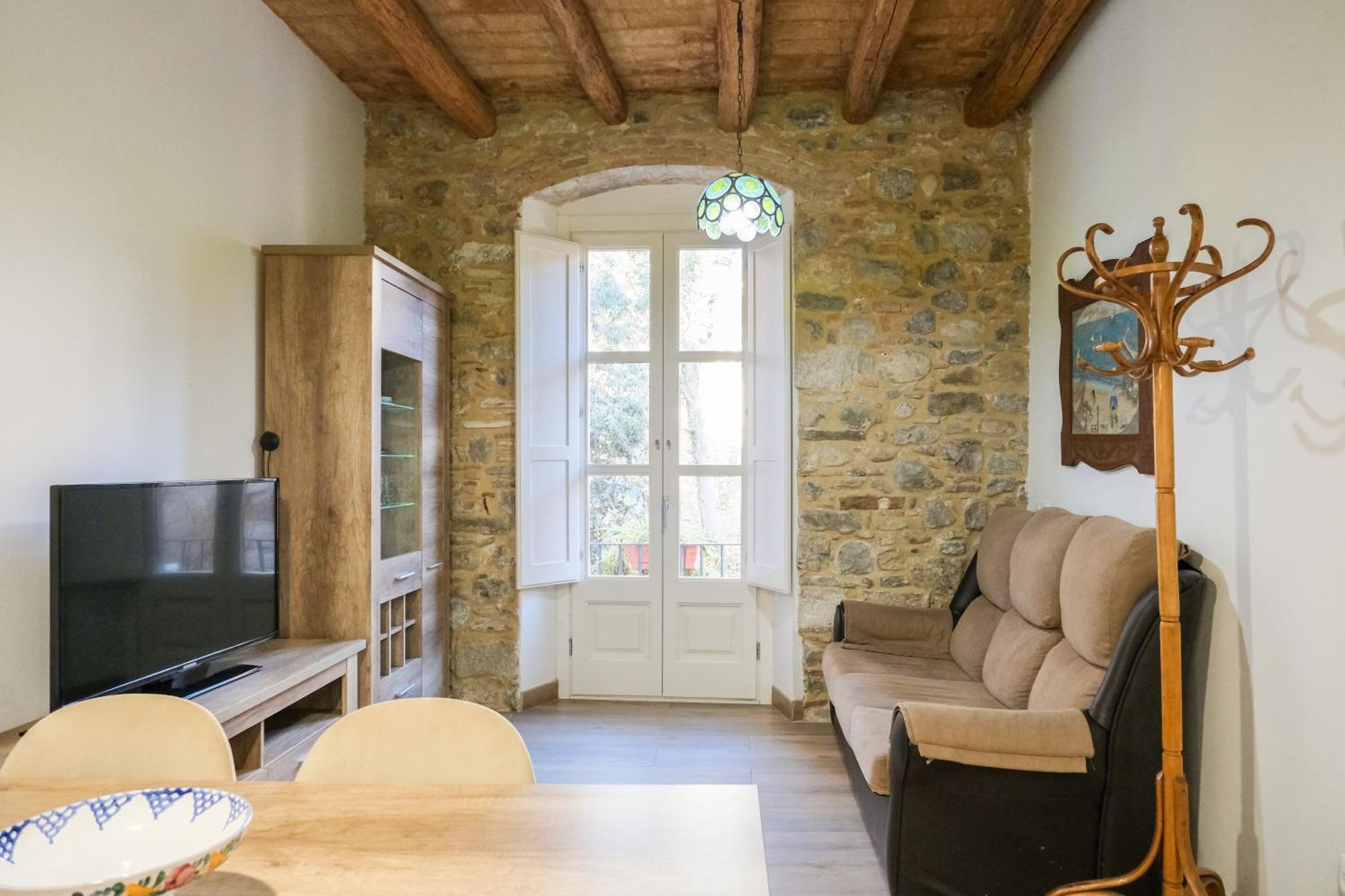 Ganganell Centre Apartamento Con Patio Besalu Exterior photo