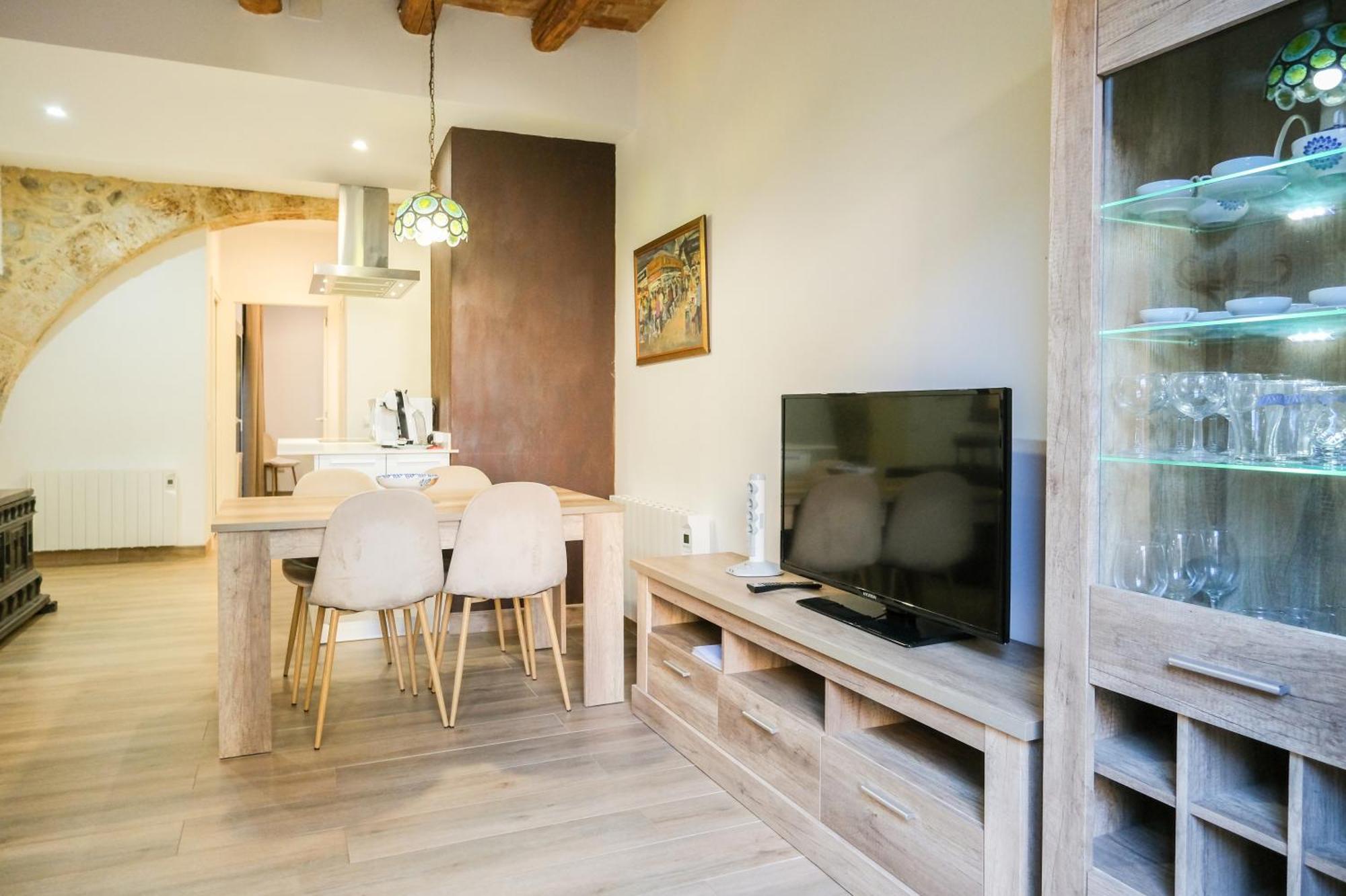 Ganganell Centre Apartamento Con Patio Besalu Exterior photo